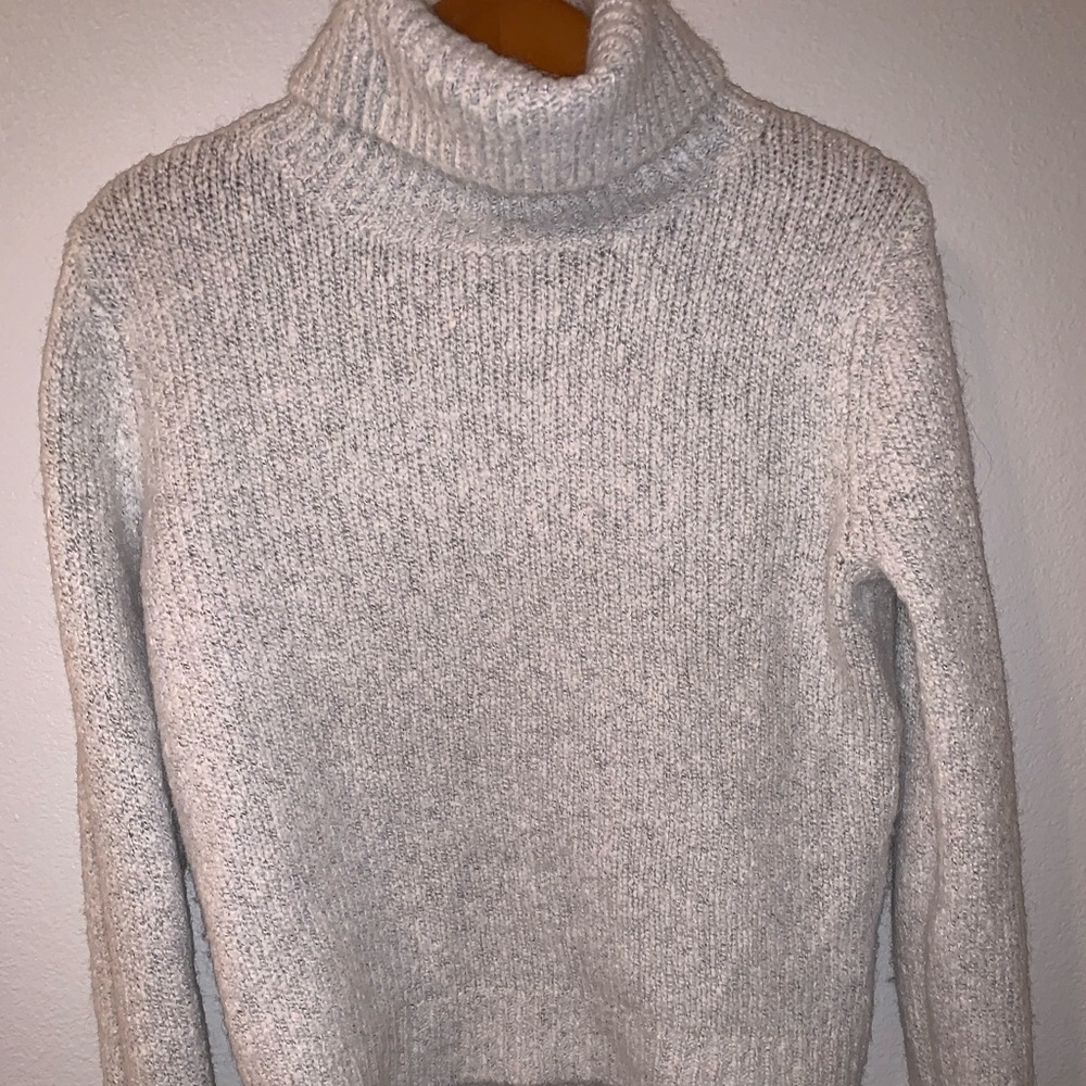 Brandy Melville Sweater
